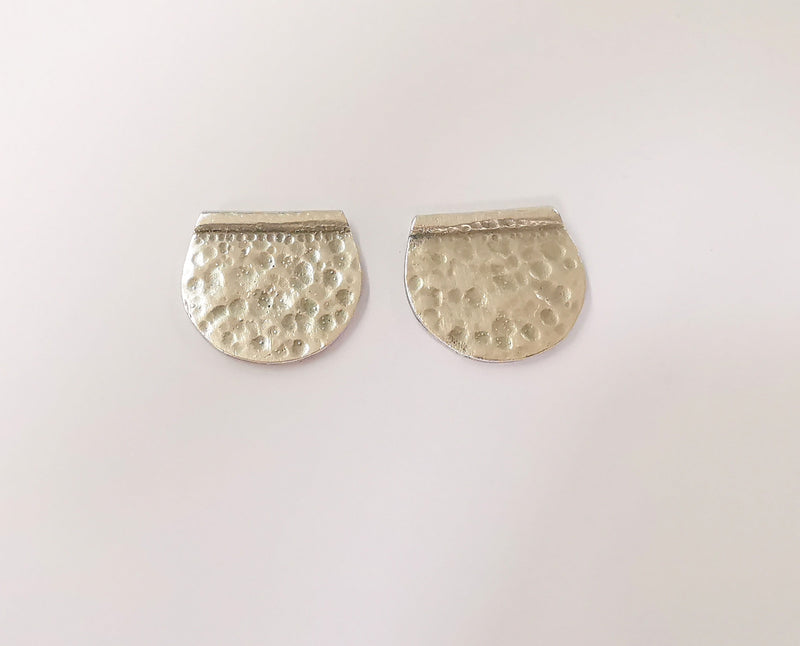 2 Hammered silver pendant Antique silver plated pendant (24x22mm)  G23767