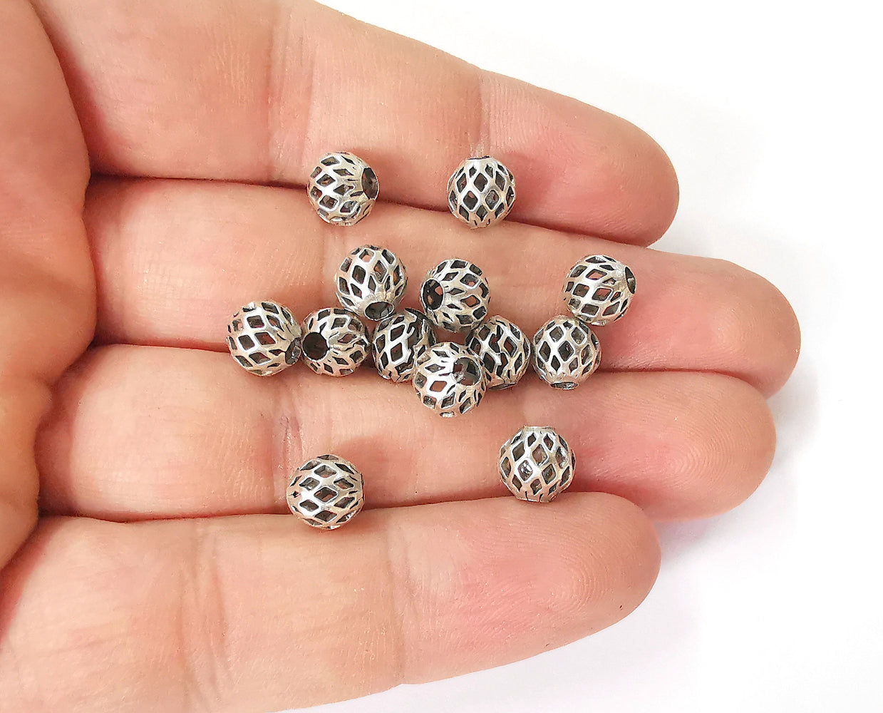 10 Silver beads Antique silver plated brass beads (8mm) G23768