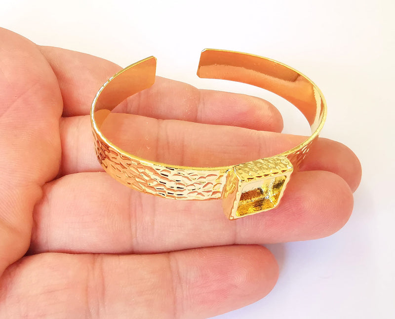 Bracelet blank Resin cuff Dry flower inlay blank Cuff bezel Glass cabochon base Hammered adjustable Shiny gold plated (10x10mm ) G23362