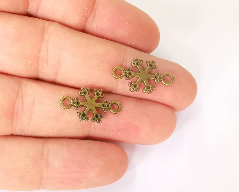 10 Snowflake charms connector Antique bronze plated charms (20x11mm) G23380