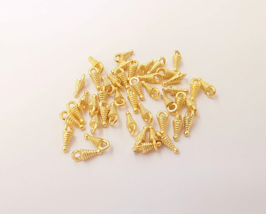 20 Gold spike charms Gold plated charms (9x4mm)  G23811
