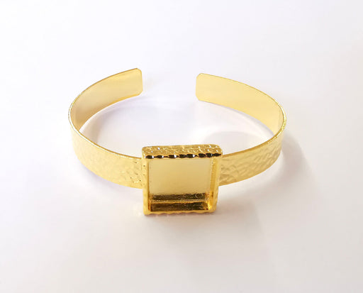 Bracelet blank Resin cuff Dry flower inlay blank Cuff bezel Glass cabochon base Hammered adjustable Shiny gold plated (16x16mm ) G23411