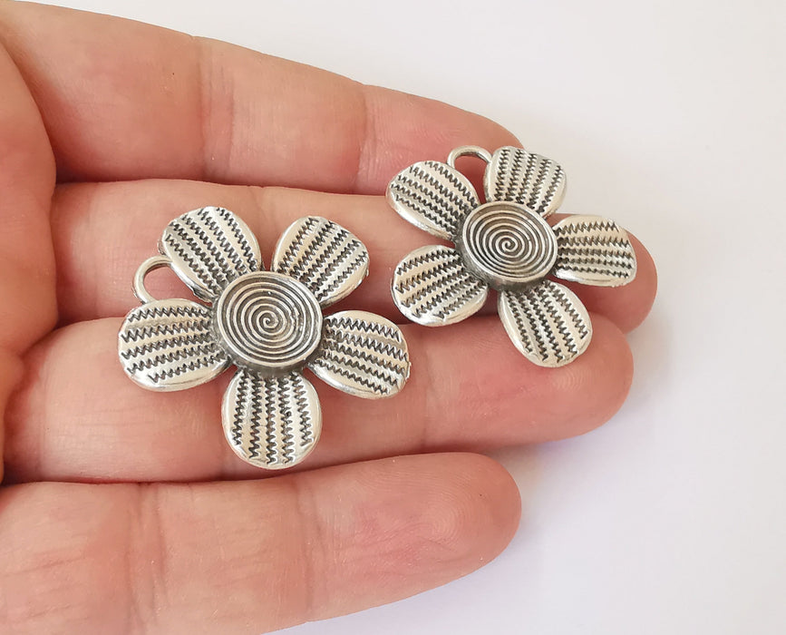 2 Flower charms Antique silver plated charms (35x34mm) G23835