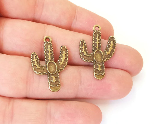 4 Cactus charms blank bezel Resin bezel Cabochon blank Antique bronze plated charms (30x19mm) (6x4mm Bezel Inner Size)  G23474
