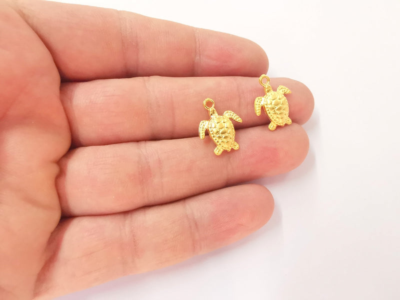 4 Sea turtle charms Gold plated charms (17x14mm)  G23492