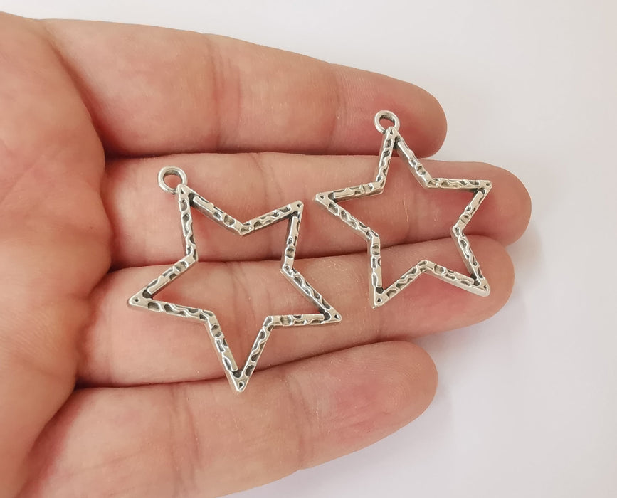 4 Hammered star charms Antique silver plated charms (37x35mm)  G23858