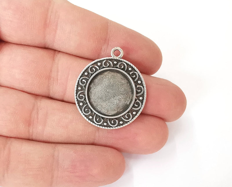 2 Silver frame pendant blank Antique silver plated pendant (32x28mm) (18mm Blank Size)  G23859