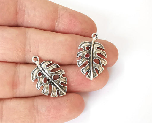 4 Monstera leaf charms Antique silver plated charms (27x18mm)  G23863