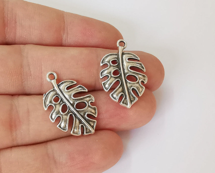 4 Monstera leaf charms Antique silver plated charms (27x18mm)  G23863