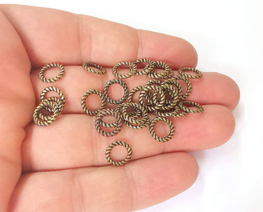 20 Twisted circle findings Antique bronze plated circle (9 mm)  G23609