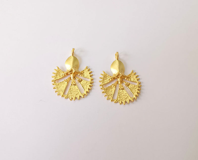 2 Clove gold charm flower charms , Gold plated brass (31x23mm) G23897