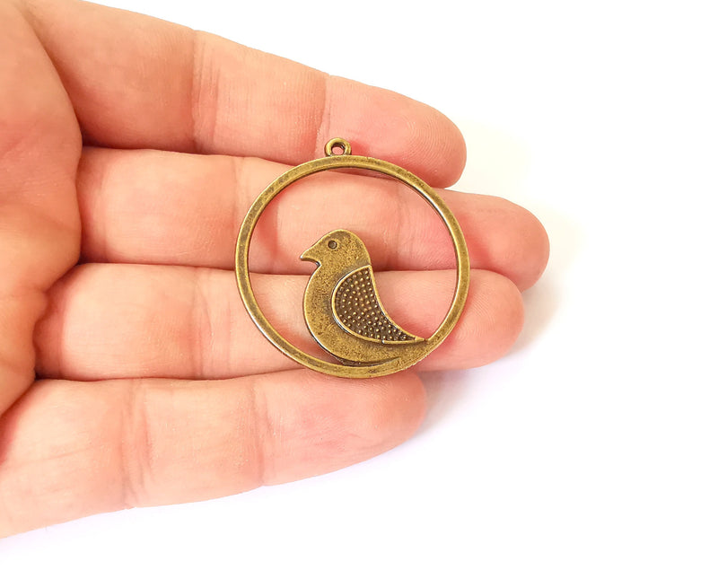 2 Bird circle charms Antique bronze plated charms (41x38mm)  G23901