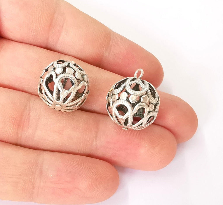 2 Silver ball charms Antique silver plated brass ball beads (21x18mm)  G23646