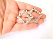 2 Square hammered charms Antique silver plated charms (32x32mm)  G23677