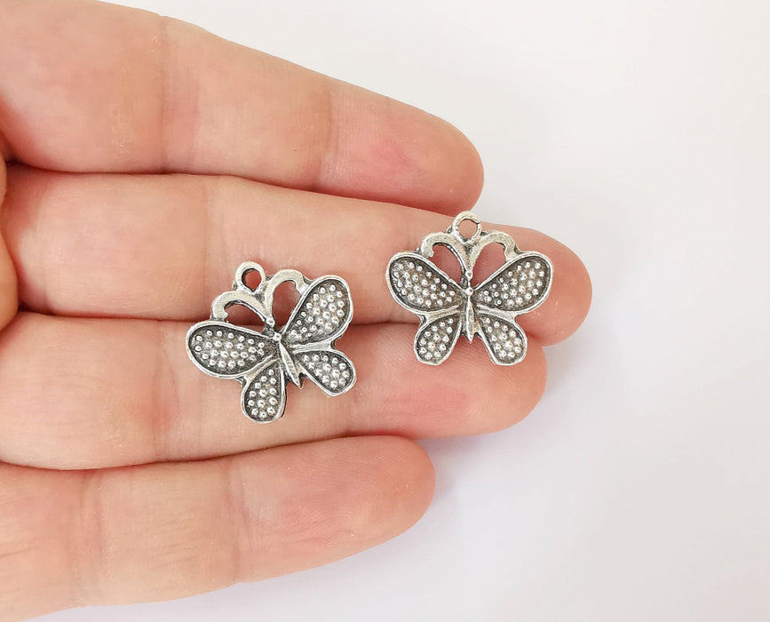 4 Butterfly charms Antique silver plated charm (23x21mm) G23700