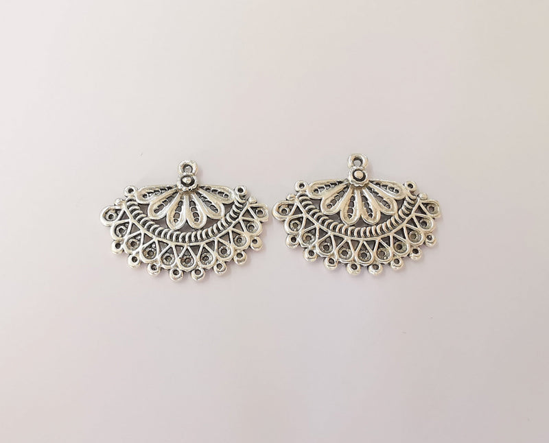 2 Antique silver charms Antique silver plated brass charms (32x25mm)  G23711
