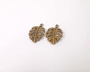 4 Monstera leaf charms Antique bronze plated charms (27x18mm)  G23951