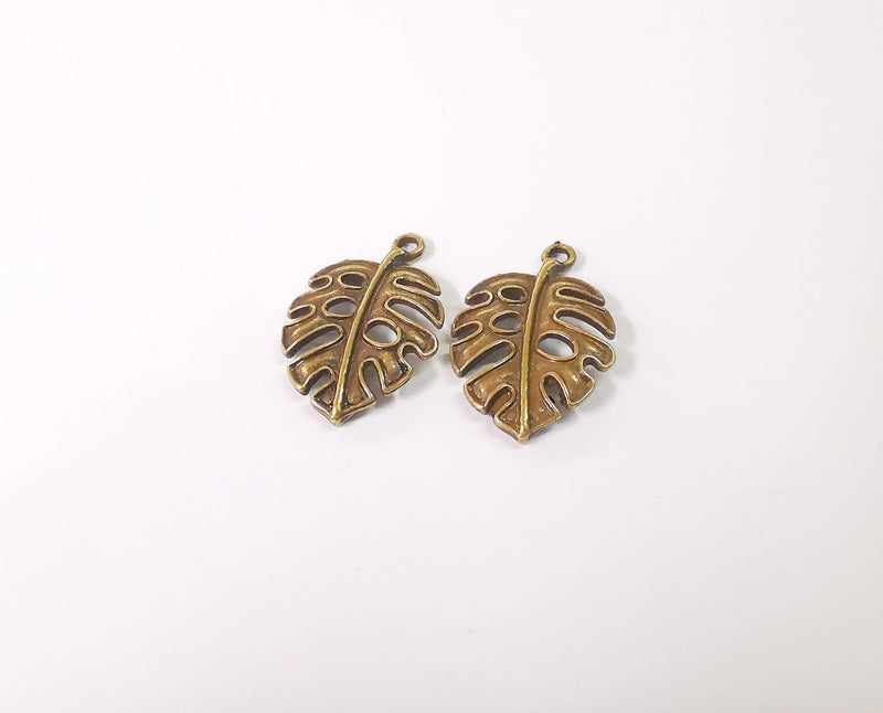 4 Monstera leaf charms Antique bronze plated charms (27x18mm)  G23951