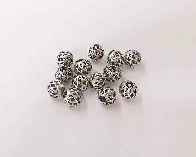 10 Silver beads Antique silver plated brass beads (8mm) G23768