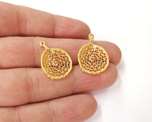 2 Circle charms with authentic motifs Gold plated brass charms (25x19mm)  G24056