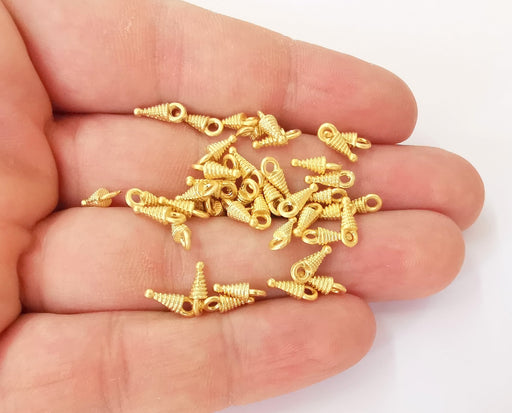 20 Gold spike charms Gold plated charms (9x4mm)  G23811