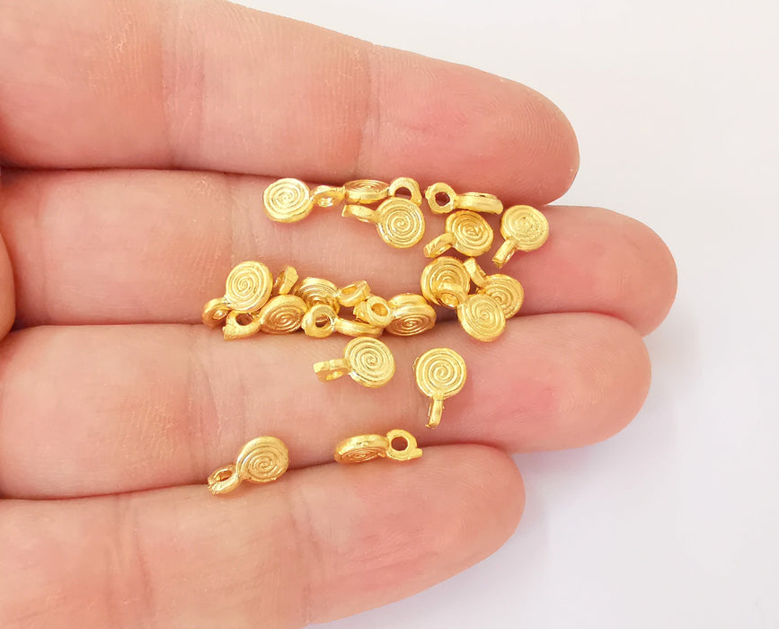 10 Spiral round charms Gold plated charms (10x6mm)  G23816