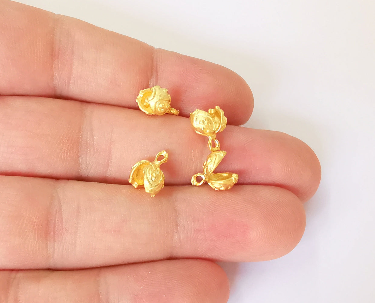 4 Ball crimp findings Gold plated brass findings (10x8mm) G23888