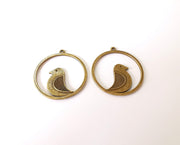 2 Bird circle charms Antique bronze plated charms (41x38mm)  G23901