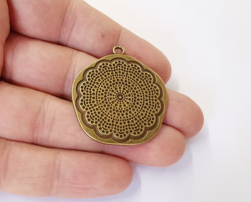 2 Flower pendant Antique bronze plated pendant (40x36mm)  G23925