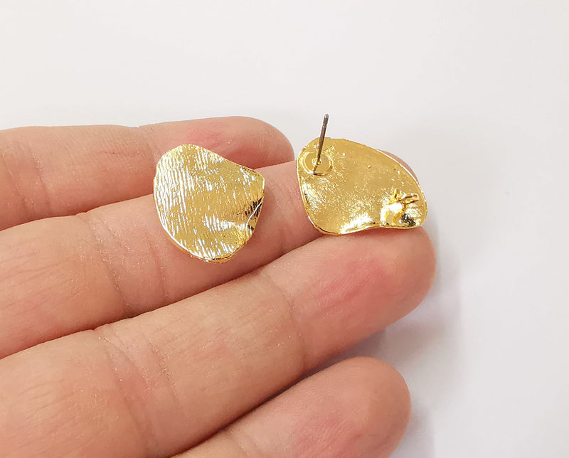 Wavy streaked gold earring base wire with hoop Shiny gold plated brass findings 1 Pairs (22x17mm) G24069