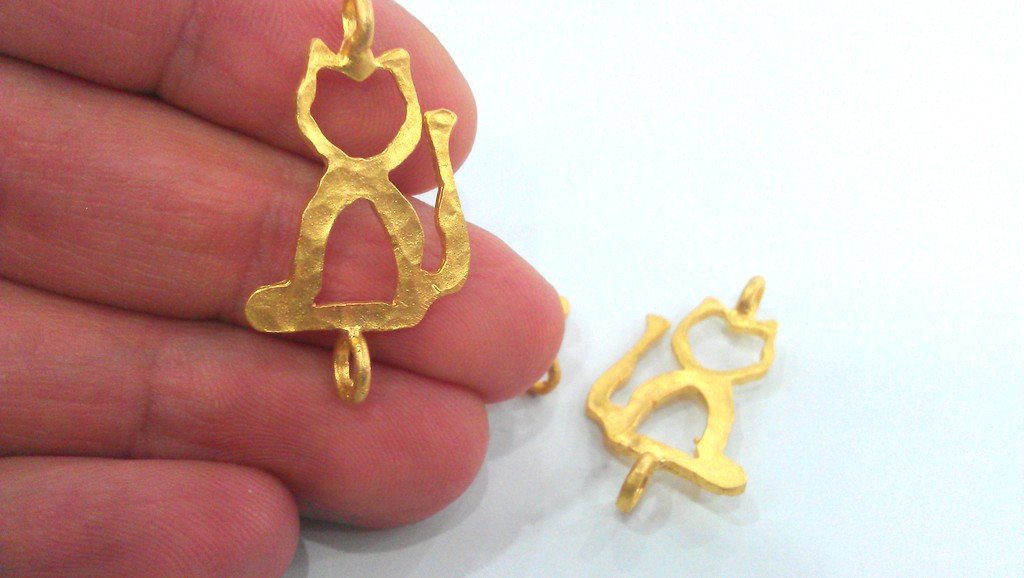 2 Gold Cat Charms, Gold Plated Brass  G9457