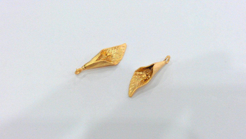 2 Flower Charms, Gold Plated Brass  G9858