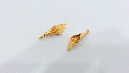 4 Flower Charms ,  Gold Plated Brass  G9858