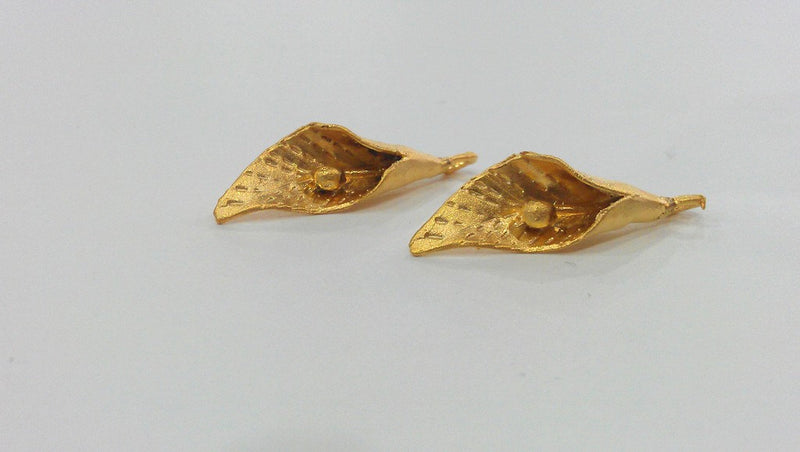 4 Flower Charms ,  Gold Plated Brass  G9858