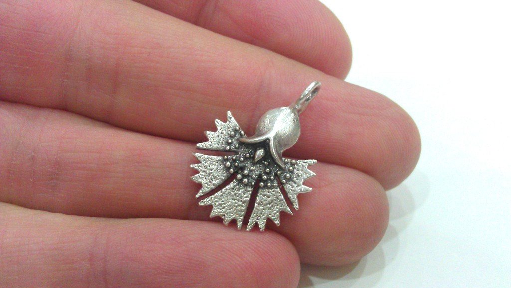 2 Silver Charms Flower Charms Antique Silver Plated Brass   G9452