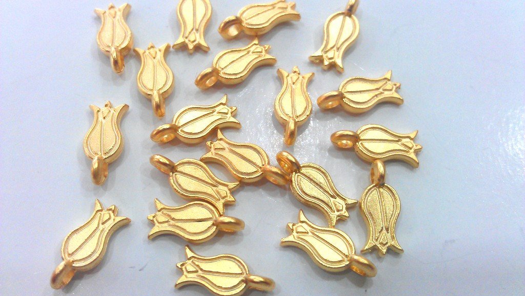 10 Tulip Charms Gold Plated Tulip Charms   G500