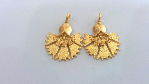 2 Clove Charm Flower Charms , Gold Plated Brass G10787