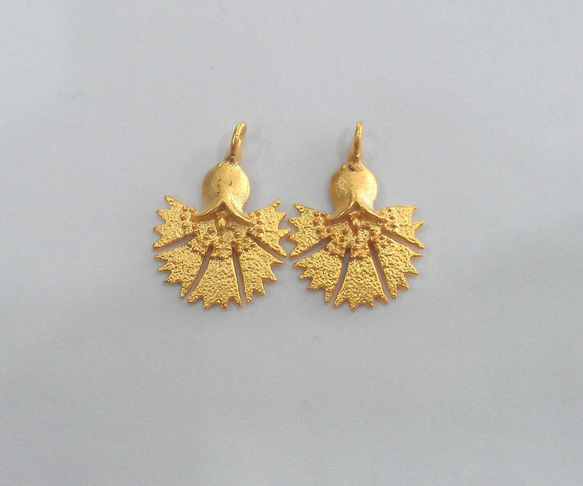 2 Clove Charm Flower Charms , Gold Plated Brass G10787