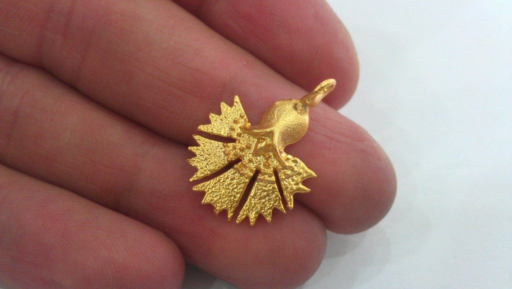 2 Clove Charm Flower Charms , Gold Plated Brass G10787