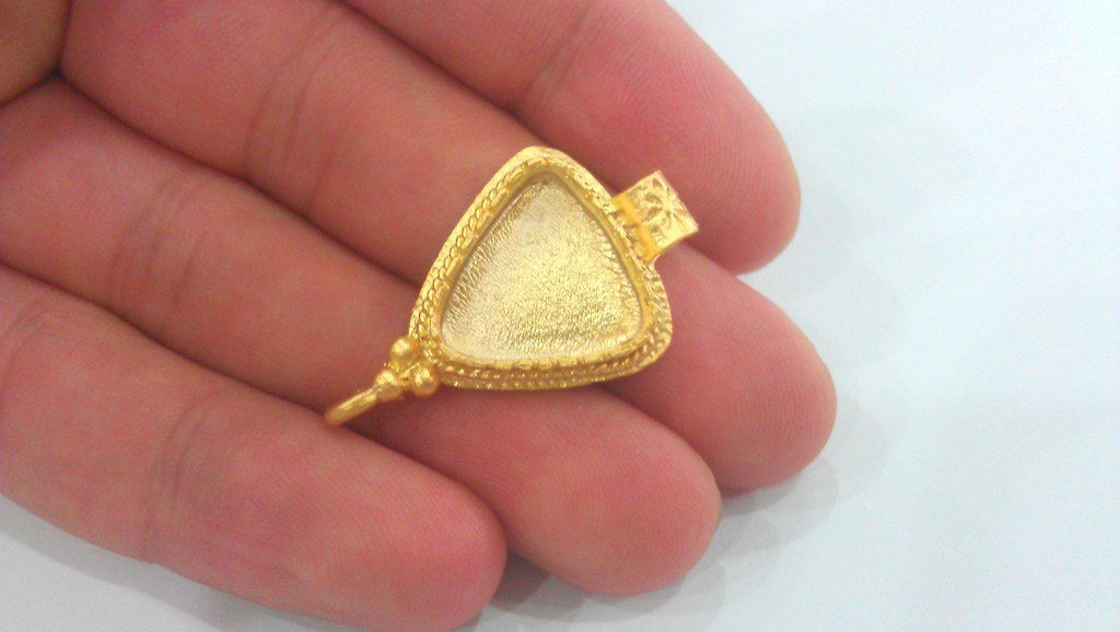 Triangle Bezel , Mountings , Findings  Gold Plated Brass G1030