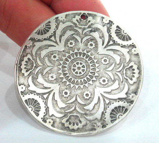 5 Silver Plated Medallion Pendants (45 mm) G12632