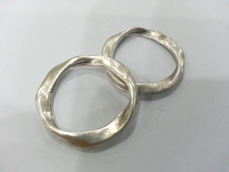 4 Silver Circle Connector Antique Silver Plated Connector  (28 mm)  G10699