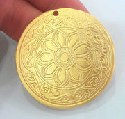 48 mm Medallion  Pendant  , Gold Plated Metal G8213
