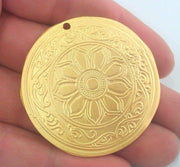 48 mm Medallion  Pendant  , Gold Plated Metal G8213