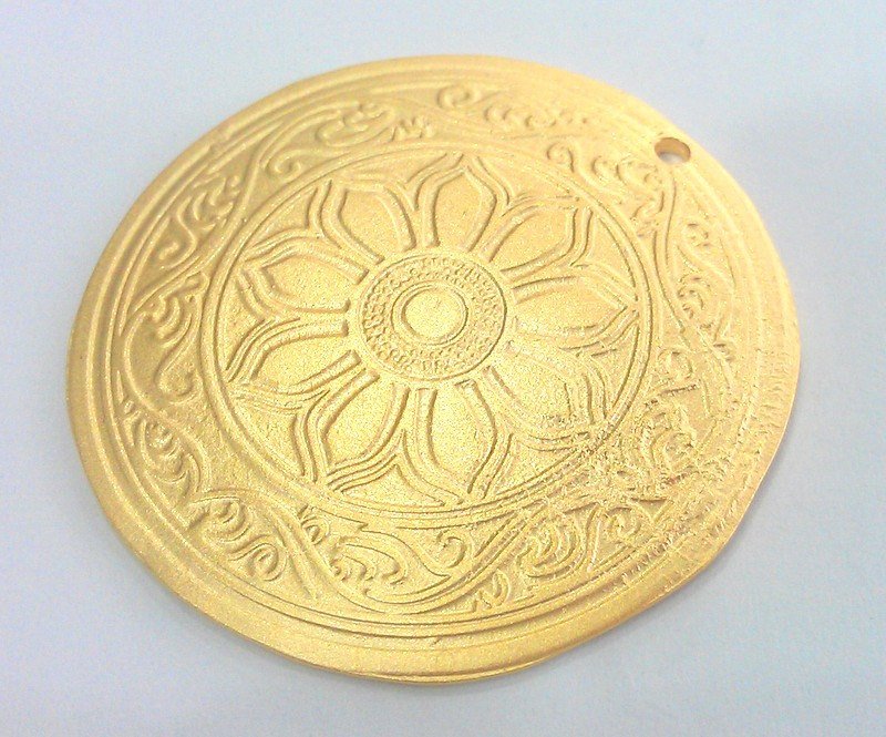 48 mm Medallion  Pendant  , Gold Plated Metal G8213