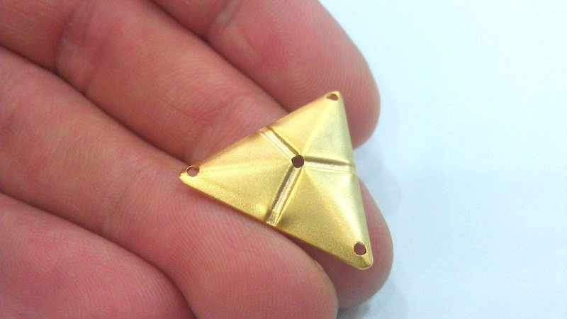 4 Triangle Connector Gold Plated Brass  (22 mm)   G2228