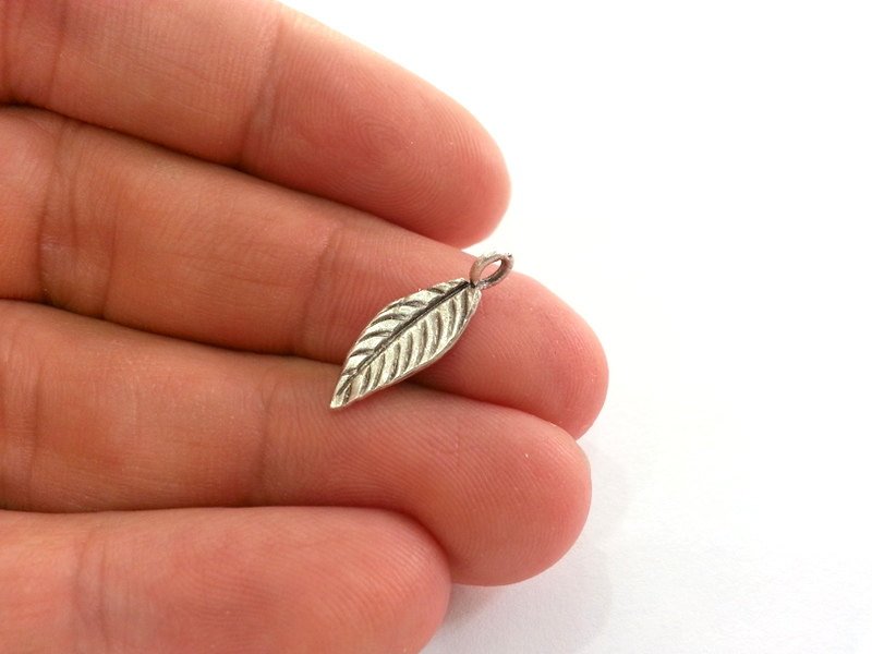 10 Silver Charms Leaf Charms Antique Silver Plated Brass  (20x7 mm)  G12932