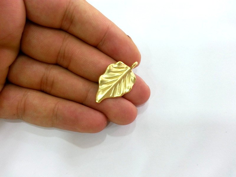 2 Gold Charms Leaf Charms , Gold Plated Metal  (32x19 mm) G11215