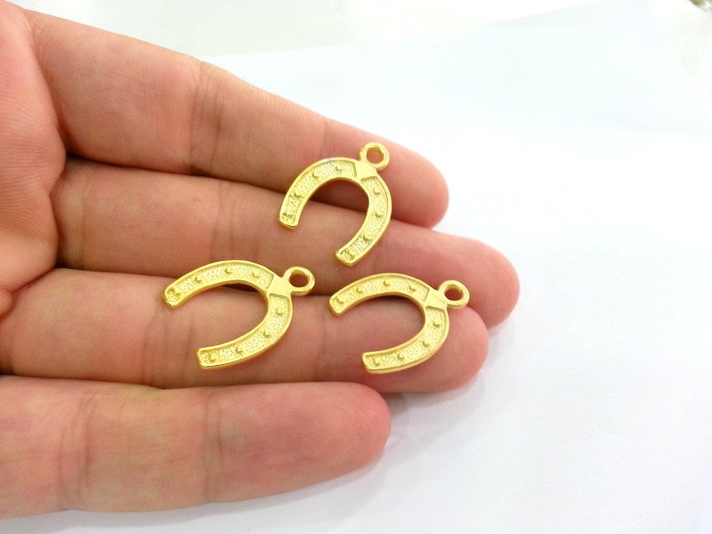 4 Horseshoe Charms Gold Plated Charms (24x18 mm)   G2726