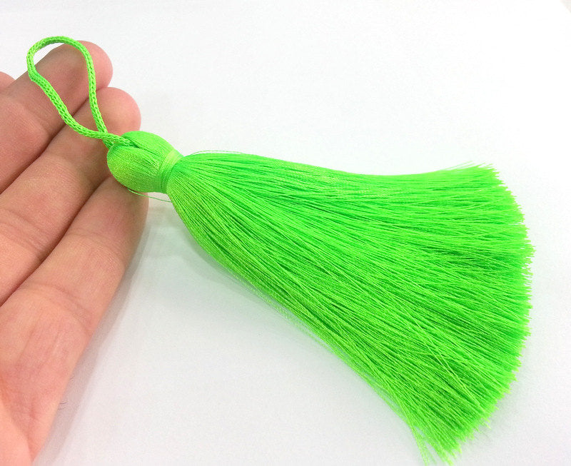 Neon Green Tassel , Large Thick  113 mm - 4.4 inches   G13918